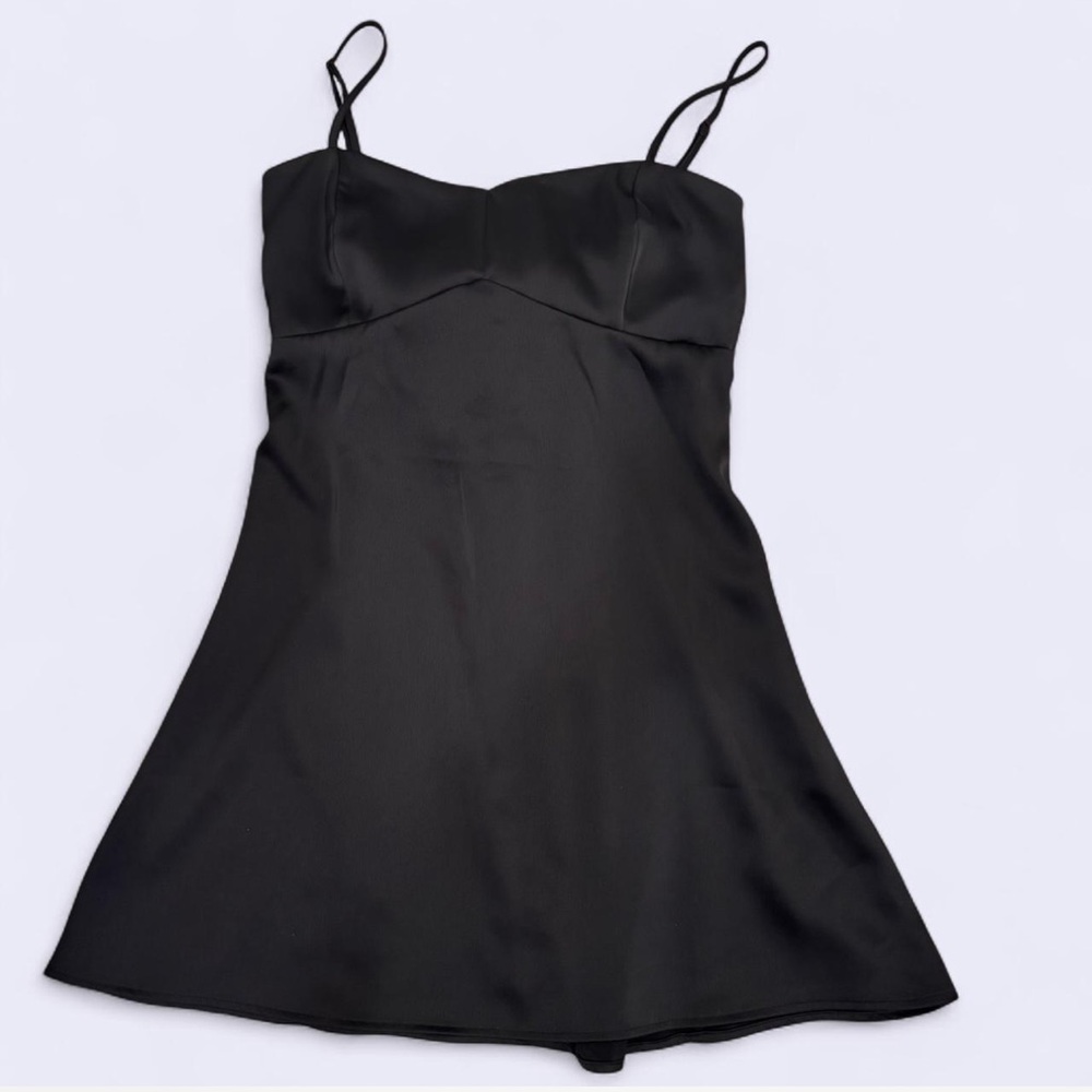 URBAN OUTFITTERS • BODYCON DRESS